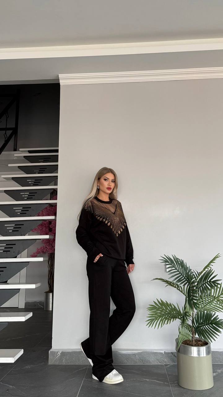 Elegant Mesh-Detail Black Lounge Set